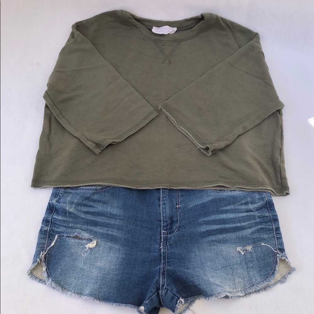 Bundle of one Cropped top and a pair of jean short